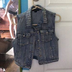 Forever 21 women’s denim vest
